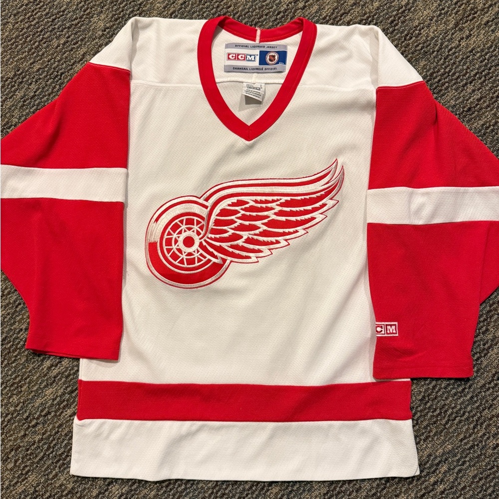 SOLD Detroit Red Wings Hockey Jersey S CLEAN